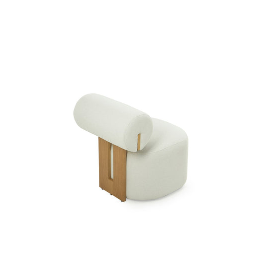 A0104 Sessel mit ruhiger Präsenz