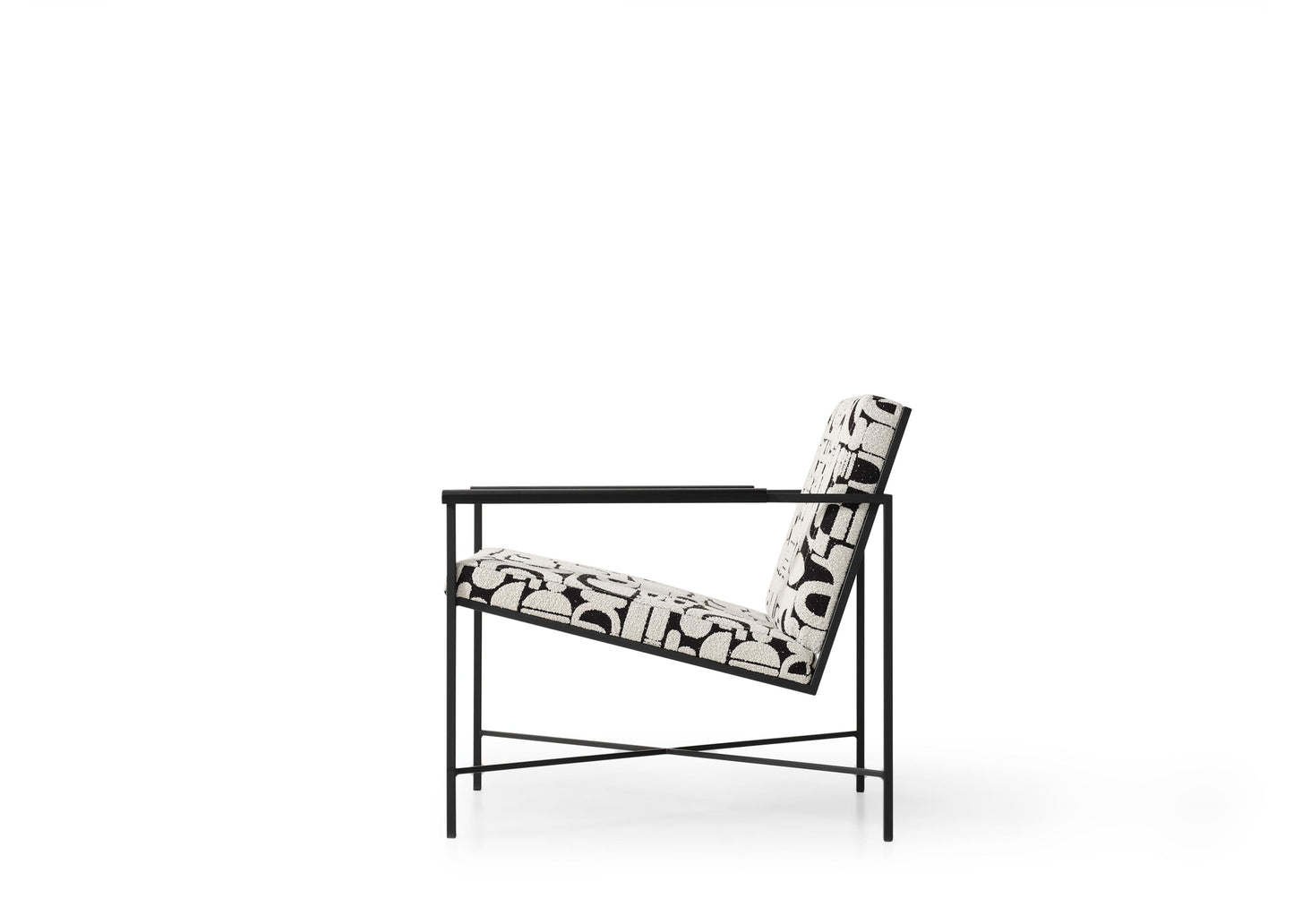 A0123 Metallstuhl mit grafischem Stoff