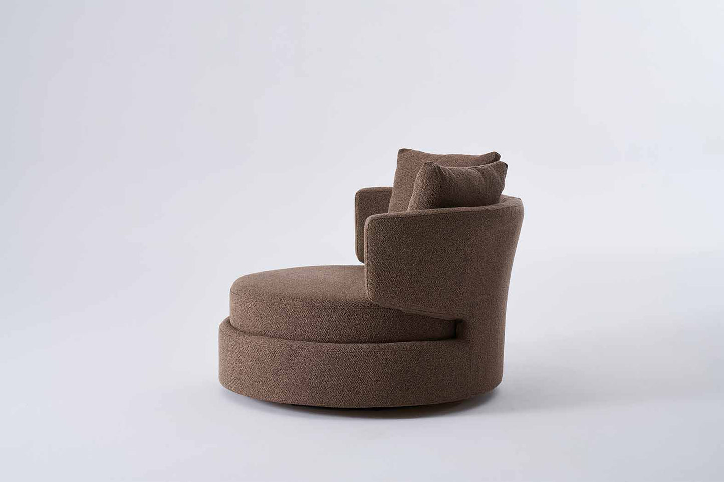 A1207 Runder Brauner Sessel