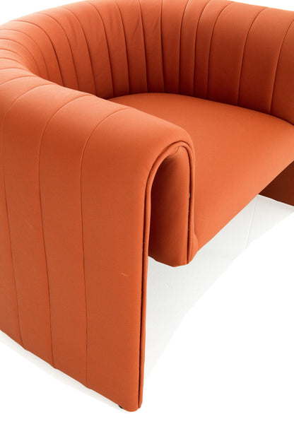 A0113 Sessel mit charaktervoller Silhouette