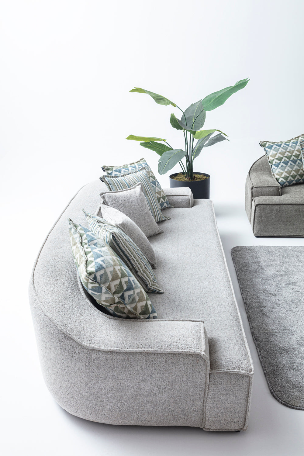 S0101 Stoffsofa in Grau