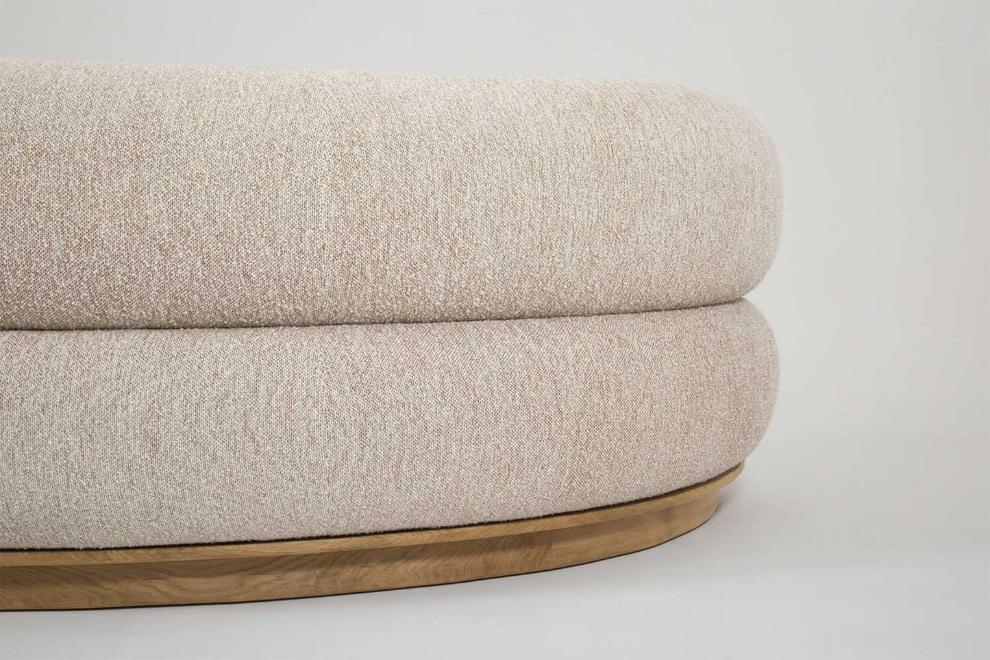 S0102 Ovals Bouclé-Sofa