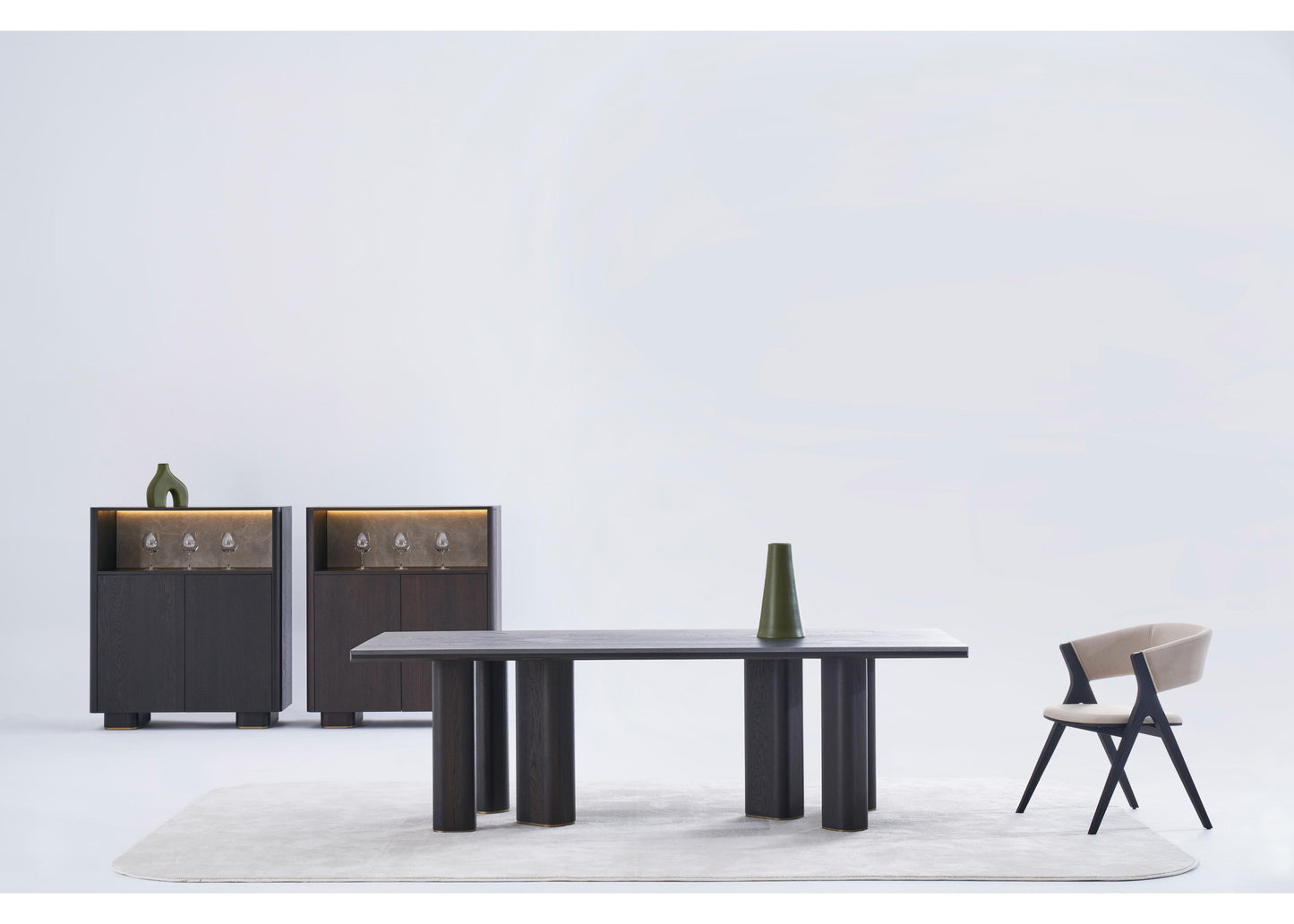 SB1206 Kompakte Anrichte mit LED-Beleuchtung