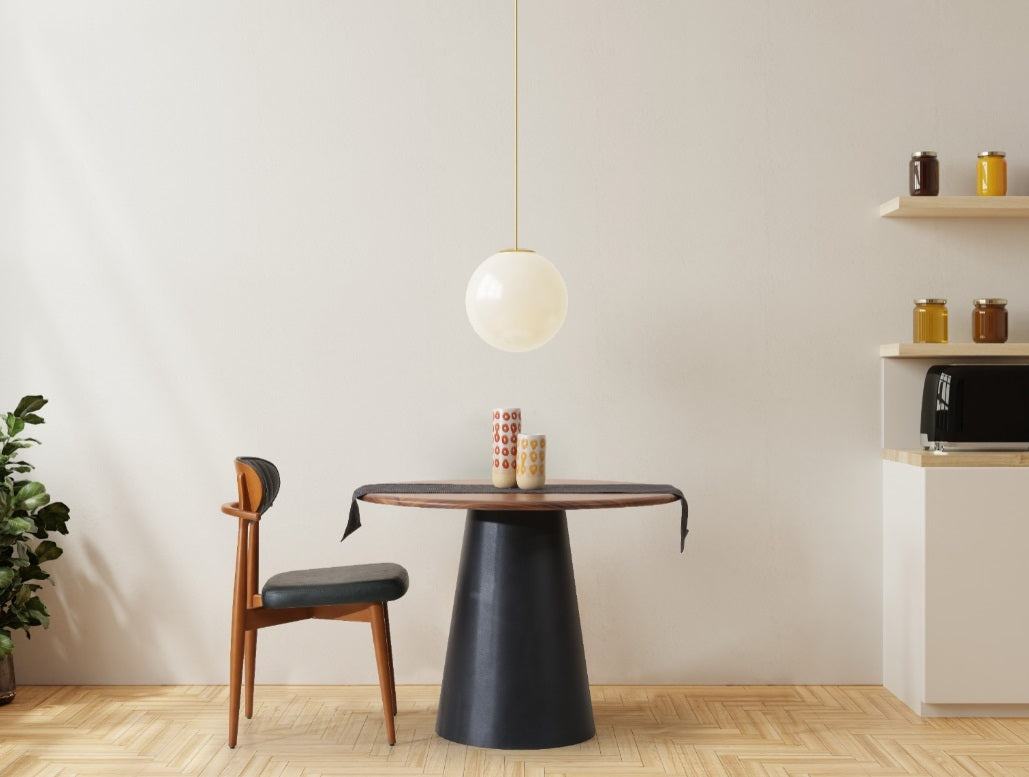 T1402 Runder Tisch aus Nussbaumholz